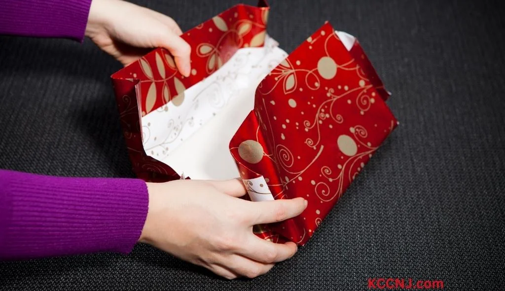 Gift Unwrapping challenge game