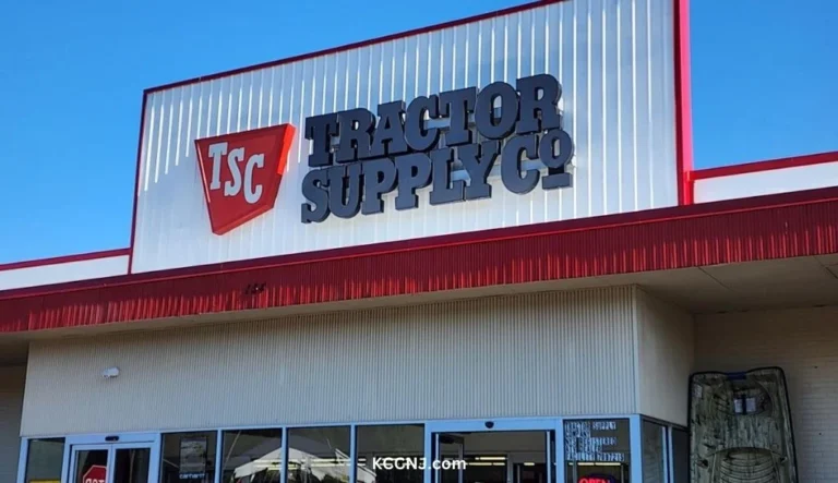 Tractor Supply new years hours