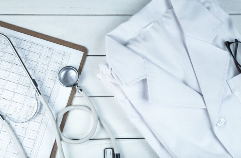 How Medical Uniforms Trends Are Changing in 2025?